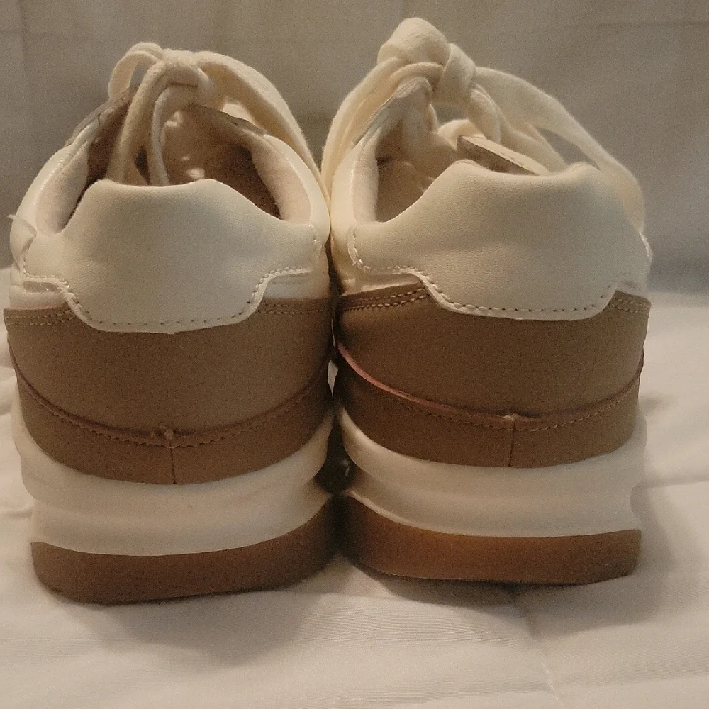 Cushionaire Beige Footwear - Picture 6 of 8